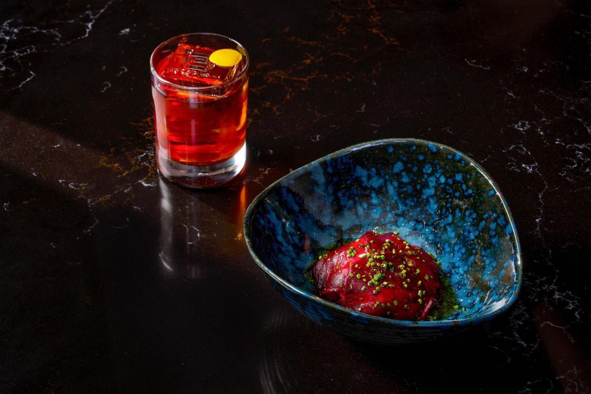 W Singapore - Sentosa Cove Екстериор снимка A Negroni cocktail